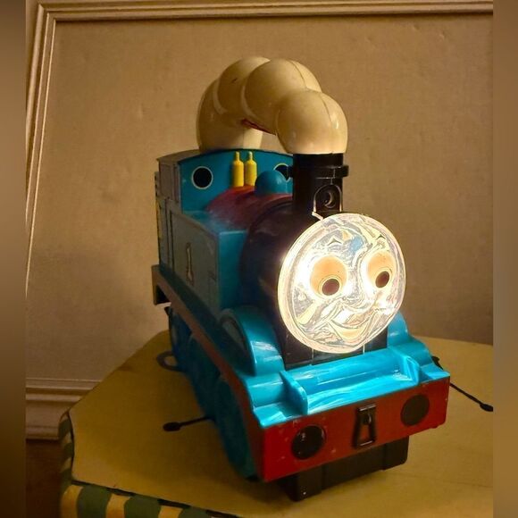 LITTLE TYKES Light and Go Thomas the Train FLASHLIGHT - Picture 1 of 9